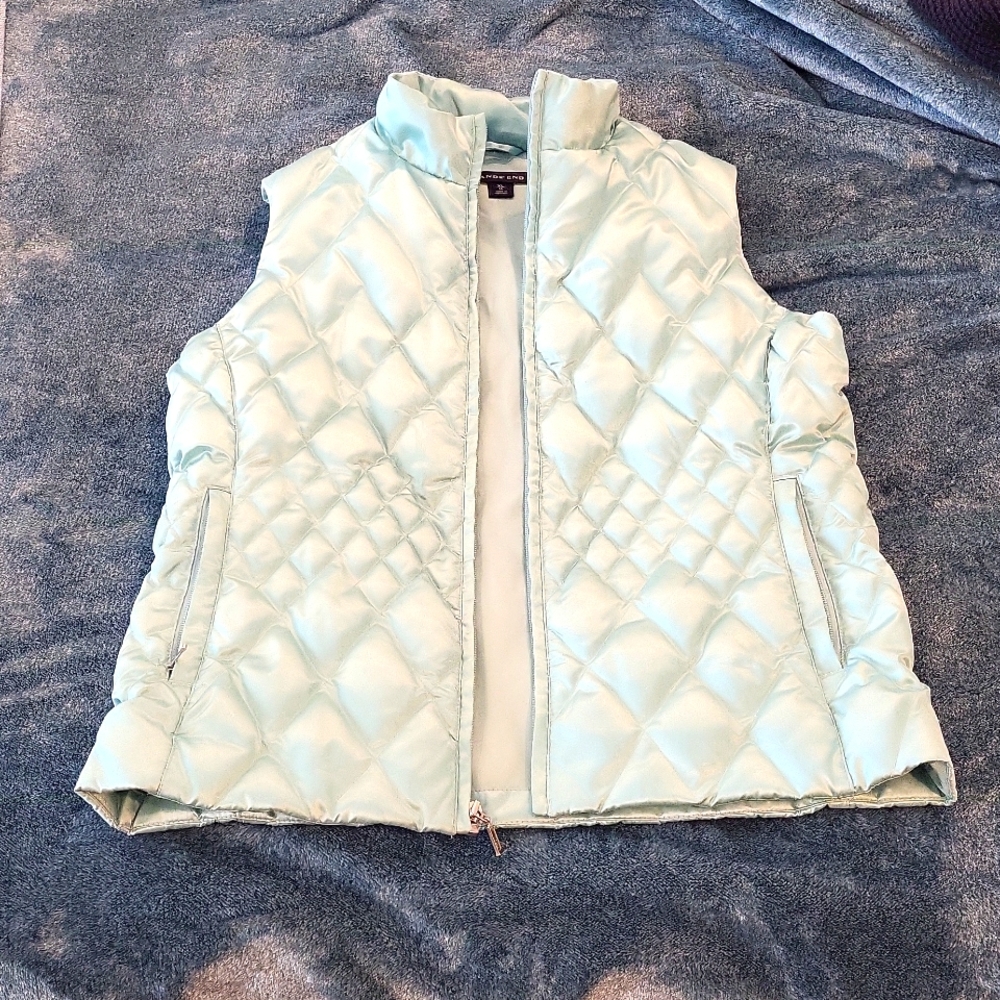 NWOT girls down vest. Size XL
